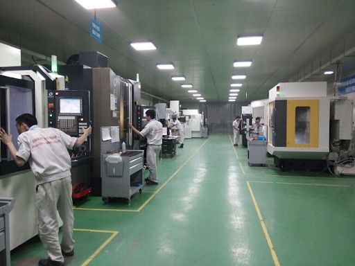  máy gia công cắt gọt CNC